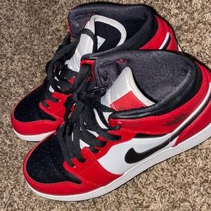 There a size 7 only wore them once!!!!!!!!